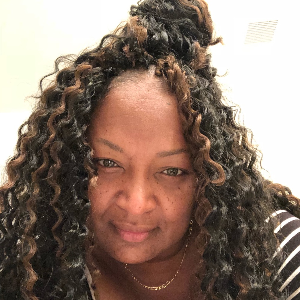 Meet your Posher, De’angelid